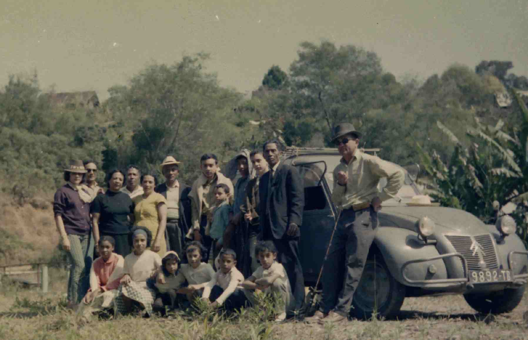 1960-Famille-a-Nivorane-2.JPG